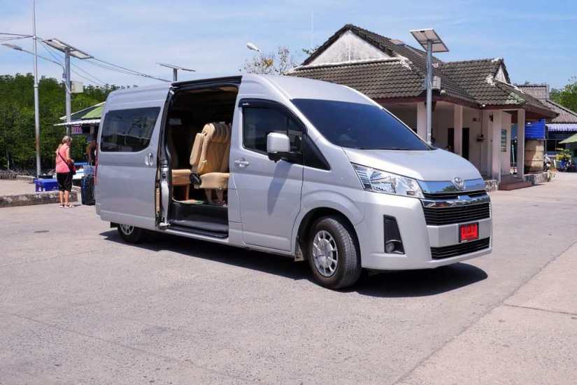 Best Thai Experience Travel Agency Thailand english speaking guide private tour trip Chiang Rai transport