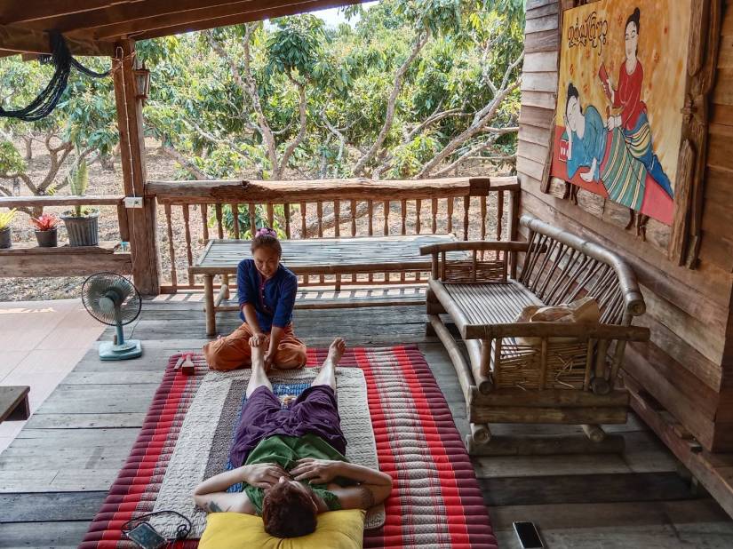 Best Thai Experience Travel Agency Thailand Chiang Rai english speaking guide private tour trip off the beaten track traditional massage